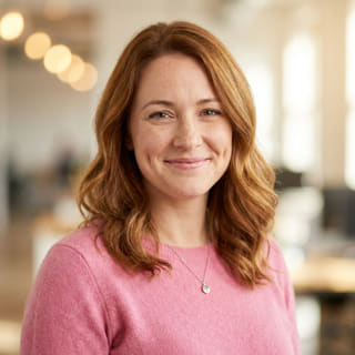 Emily Watson, wskazana jako dyrektor ds. obsługi klienta w Zorza Rentura, na zdjęciu profilowym